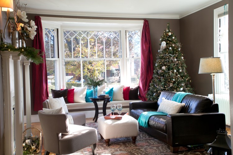 Holiday Home Tour - living room