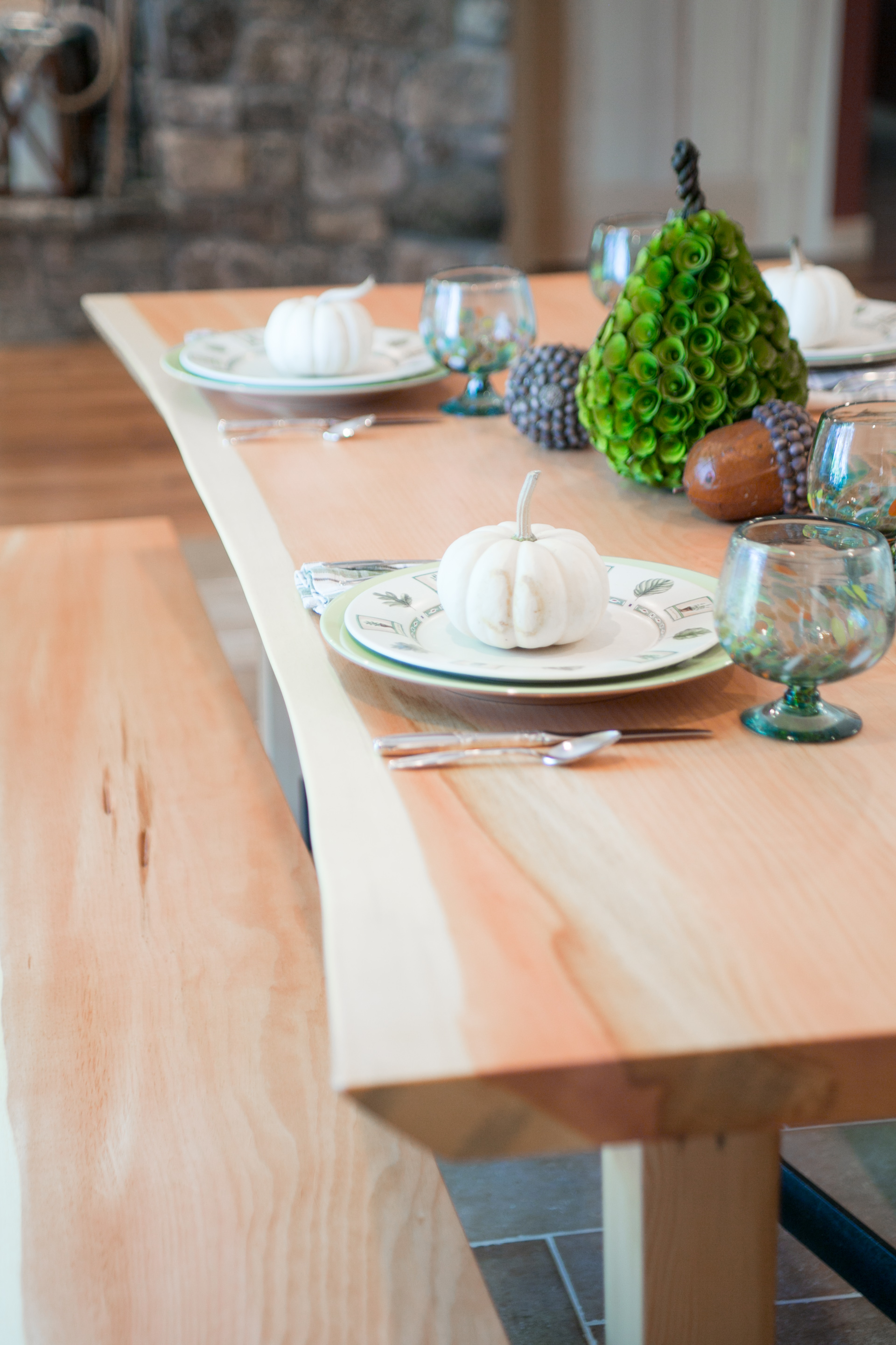 photo of table and bench